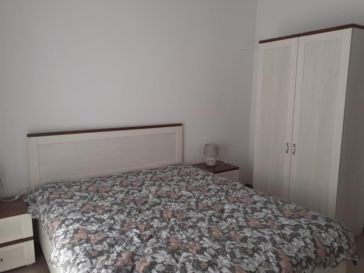 Sara Apartman Livezeni  Экстерьер фото
