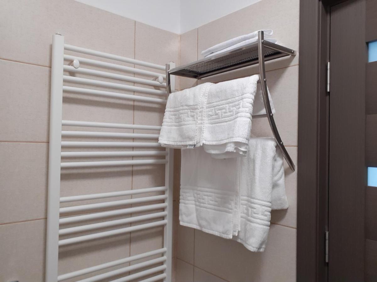 Sara Apartman Livezeni  Экстерьер фото
