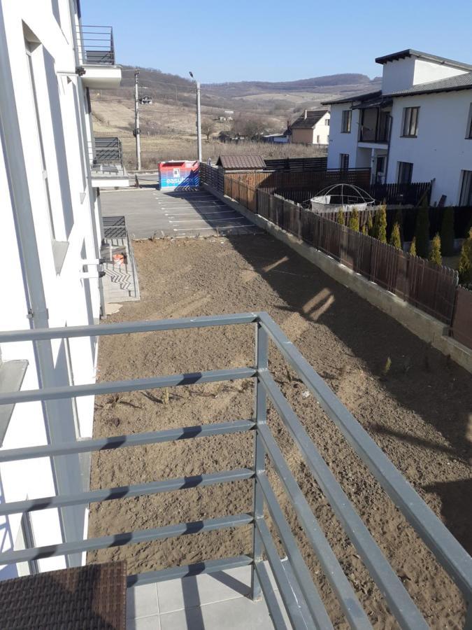 Sara Apartman Livezeni  Экстерьер фото